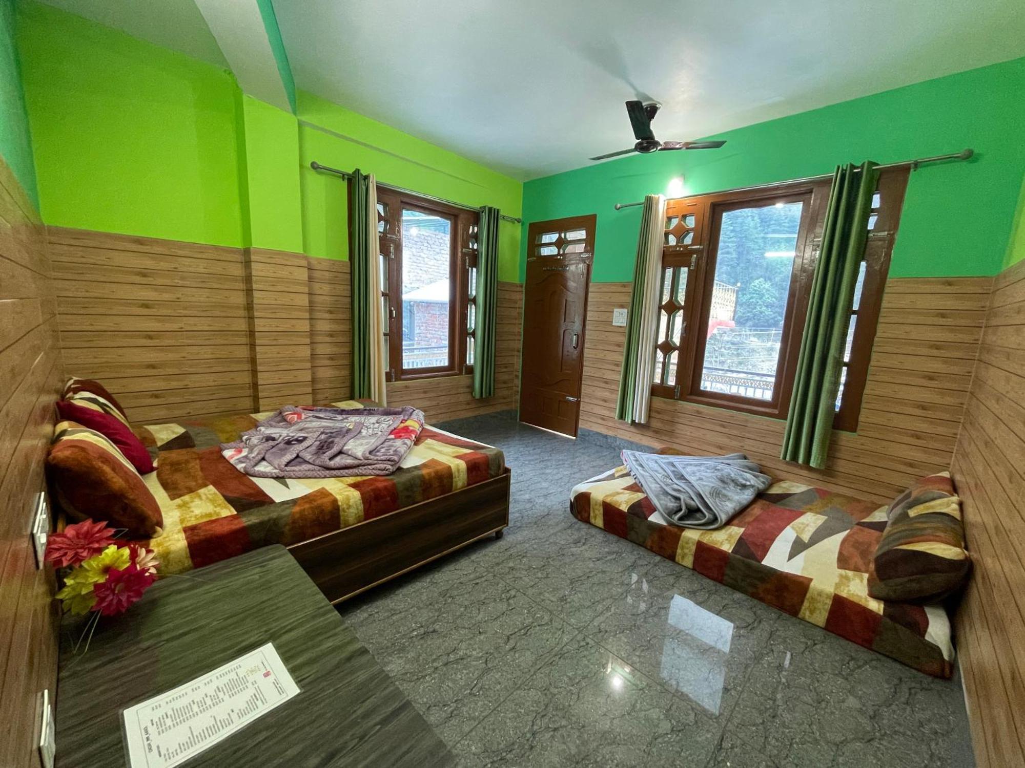 Chojh Inn Guest House Kasol Buitenkant foto